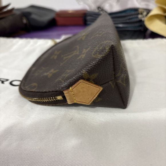 Louis Vuitton Cosmetic Pouch Brown Canvas Monogram - Picture 5 of 10